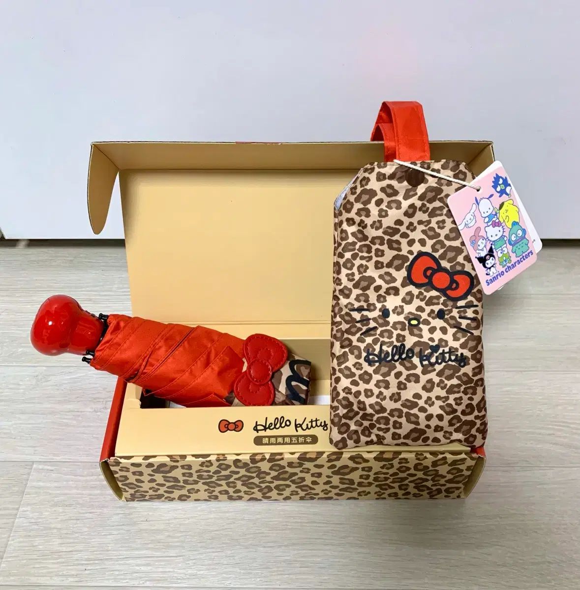 Sanrio hello kitty(ハローキティ) ヒョウ柄 レオパード レッド 折り畳み 晴雨兼用傘 UPF 50+