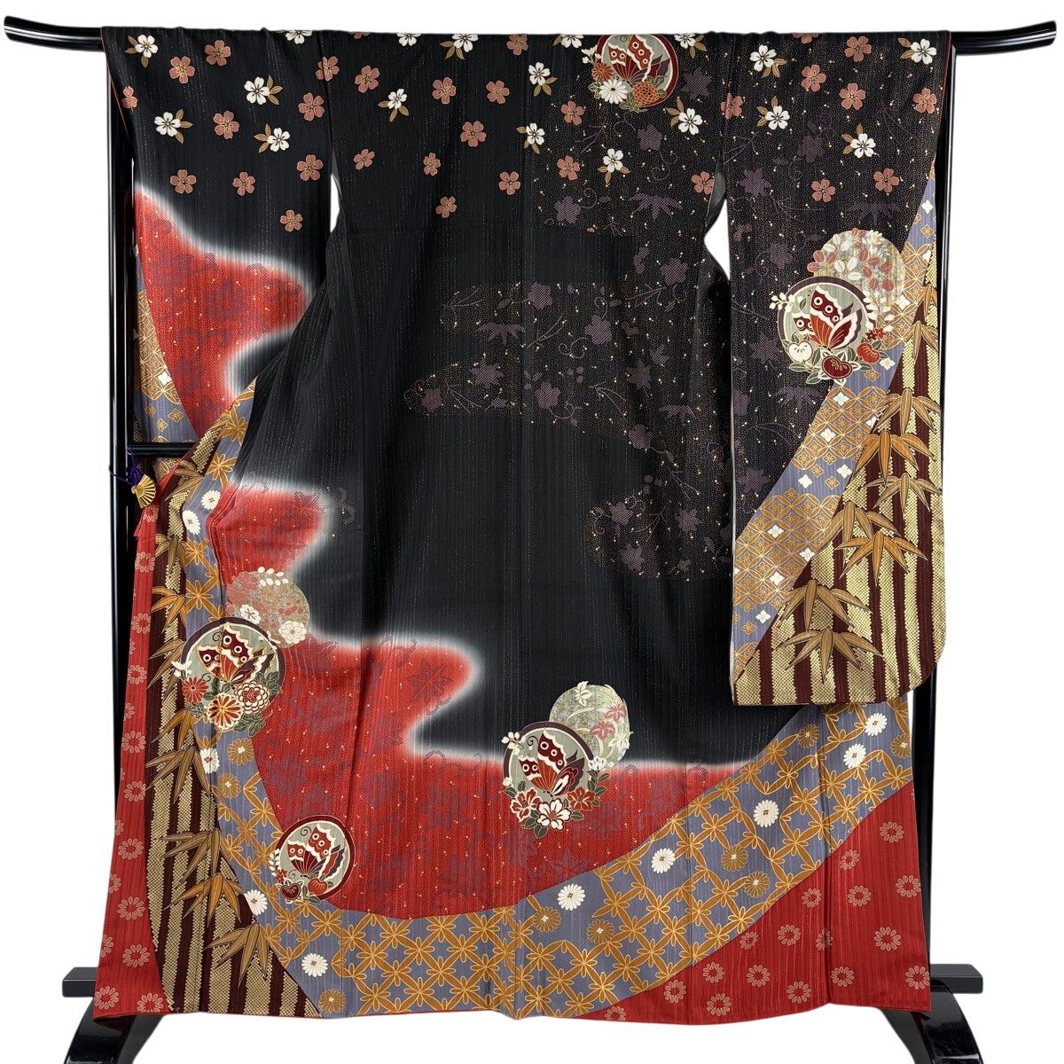 【美品】 振袖 身丈163cm 裄丈67.5cm L 袷 鎌倉文 菊 金彩 金通し 黒 正絹 名品 【中古】
