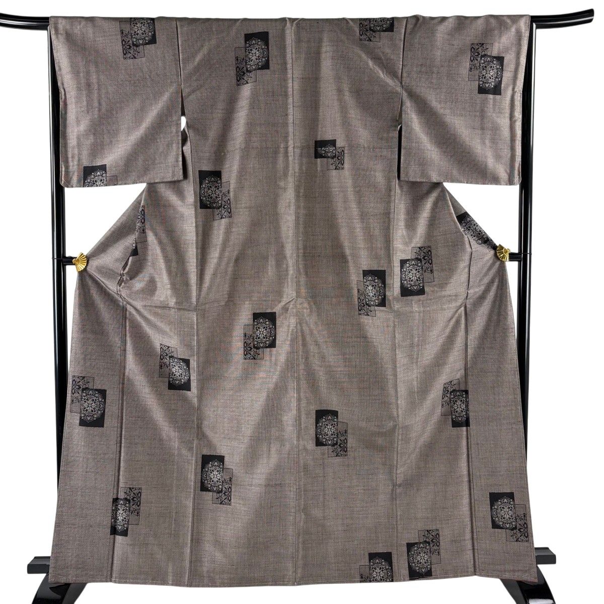 【美品】 紬 身丈165cm 裄丈66cm M 袷 華文 焦茶色 正絹 秀品 【中古】