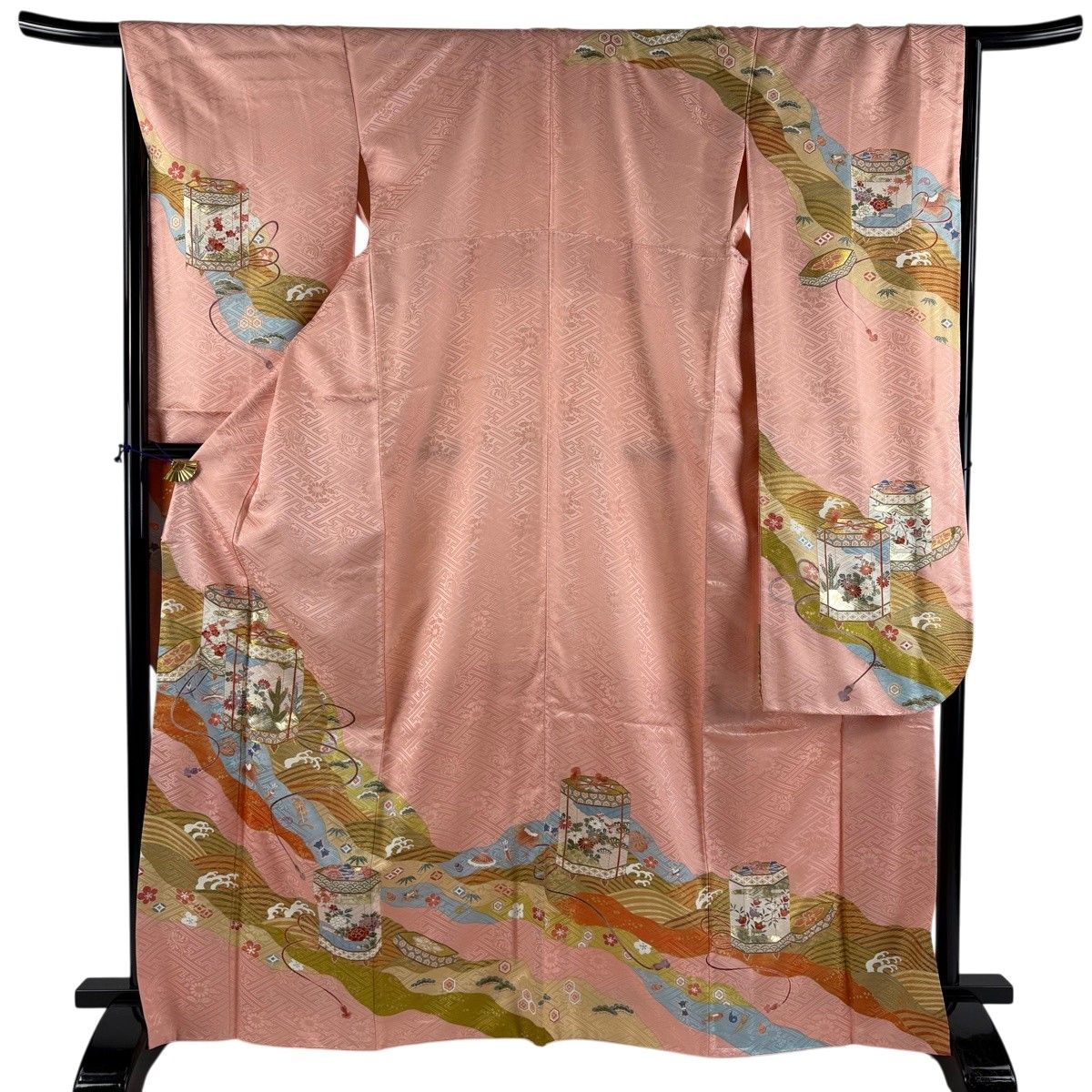 【美品】 振袖 身丈165.5cm 裄丈67cm M 袷 落款 貝桶 波頭 金糸 金銀彩 サーモンピンク 正絹 秀品 【中古】 8,378円