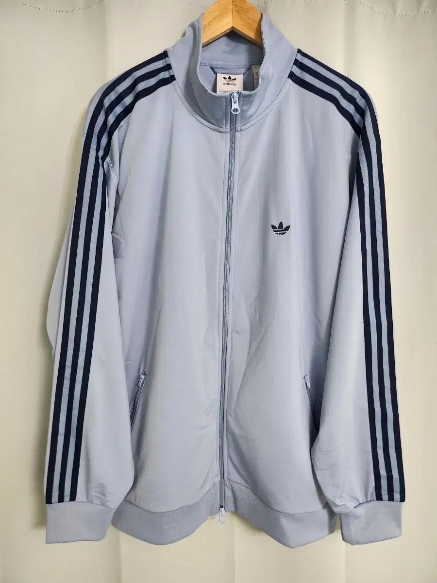 L adidas アディダス BECKENBAUER(ベッケンバウアー) BB トラックジャージ アンビエント スカイ IK9150
