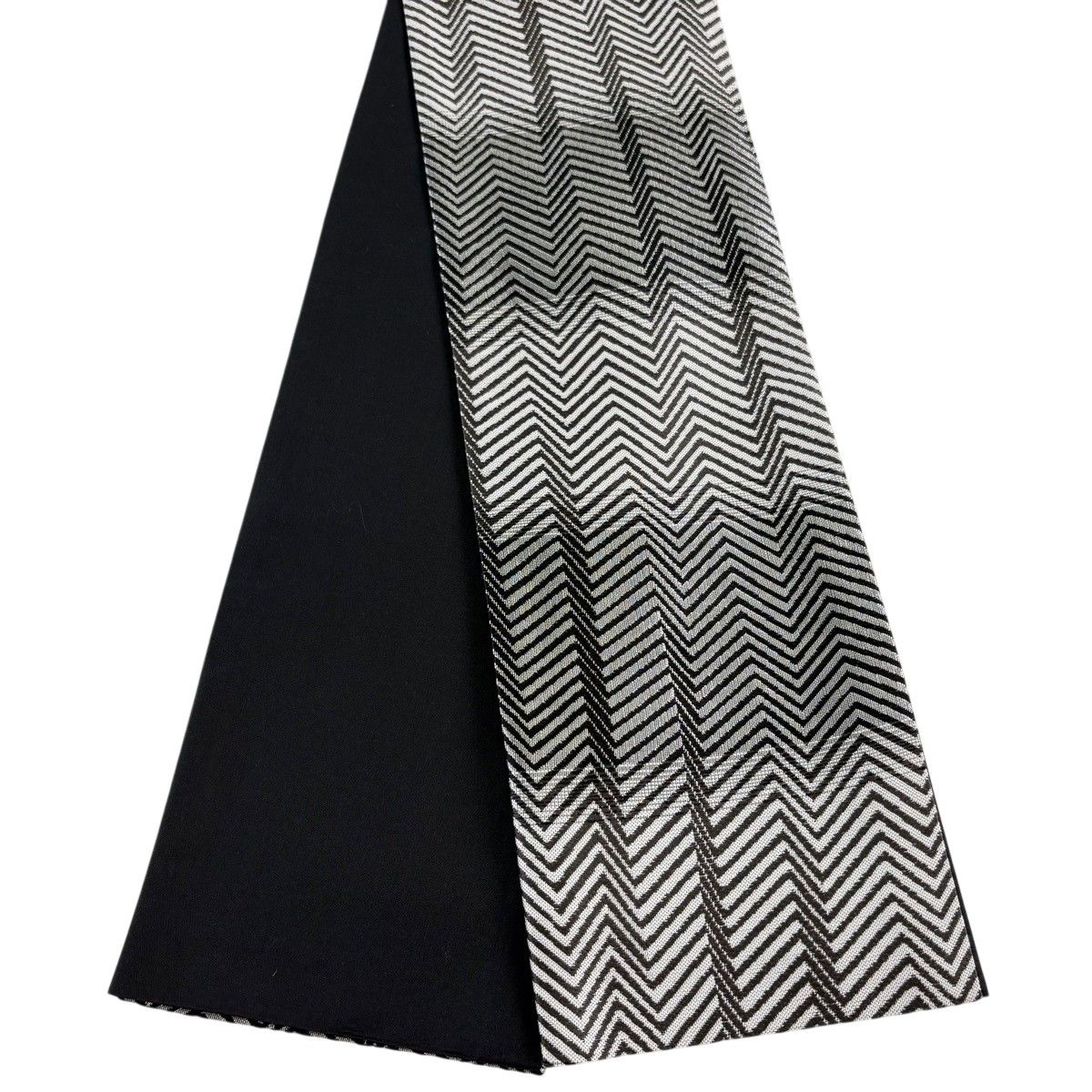 【美品】半幅帯 秀品 縞 幾何学 銀糸 箔 黒灰 正絹 【中古】