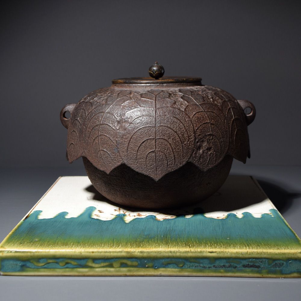 茶釜 真形釜 葉文 桐地紋 鉄釜 織部焼 敷板 炉用 茶道具 日本製 伝統