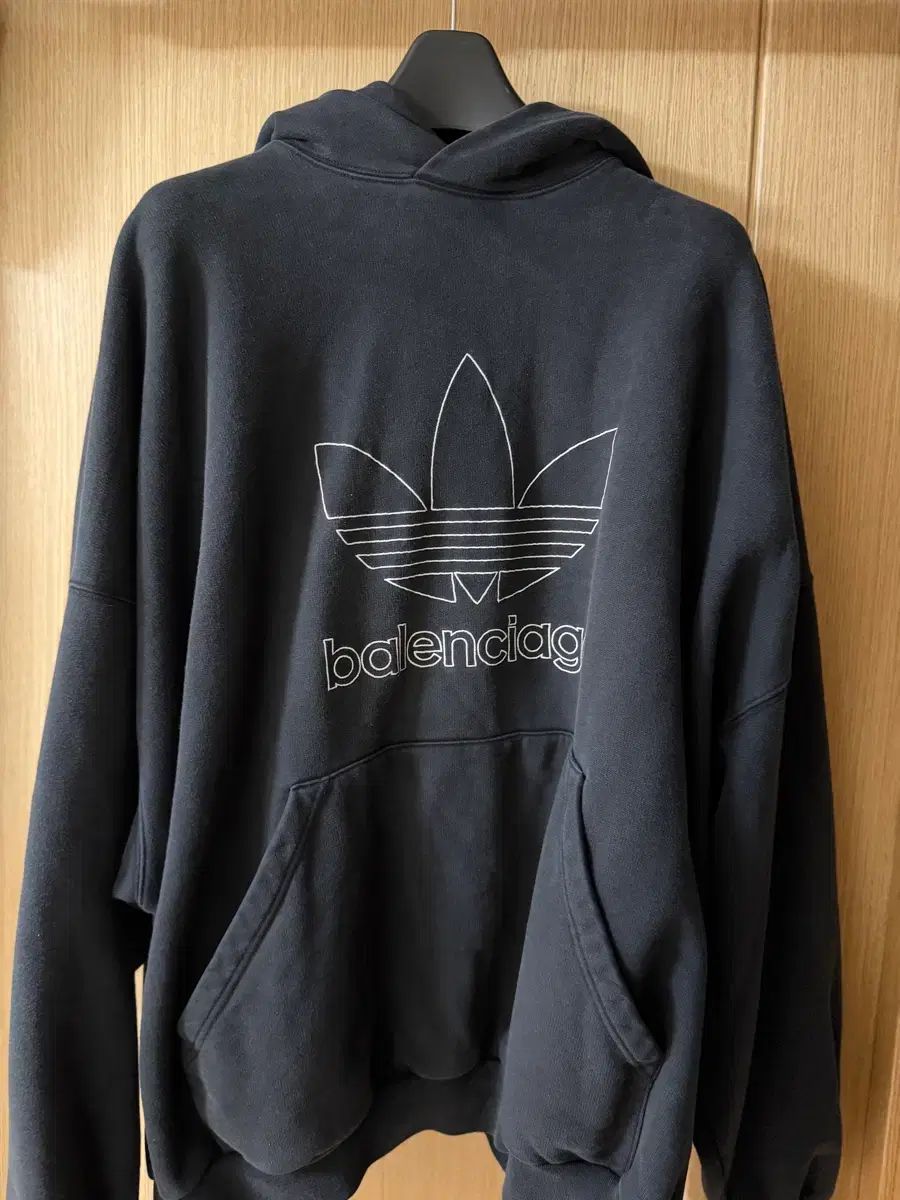 バレンシアガ adidas ブラック フーディー