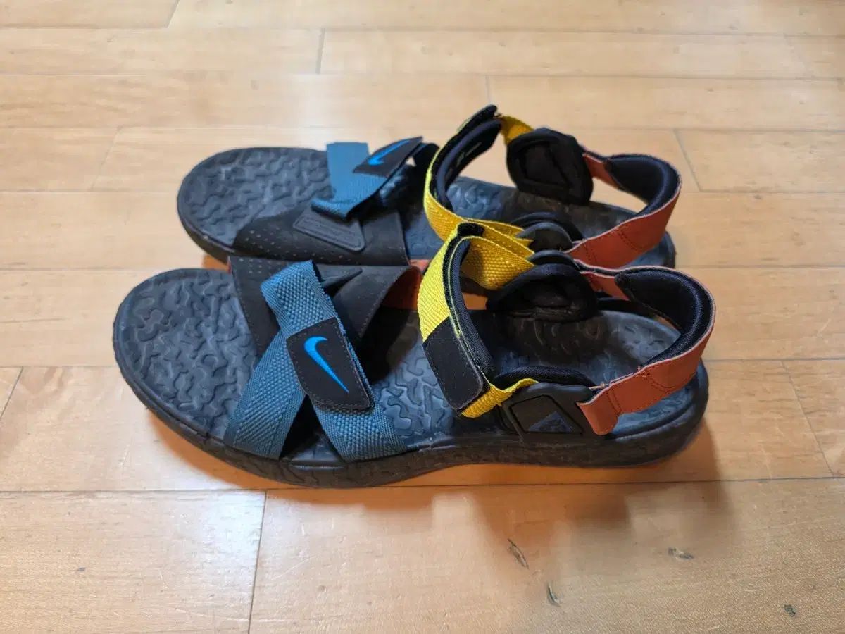 ナイキ acg サンダル 300 サイズ