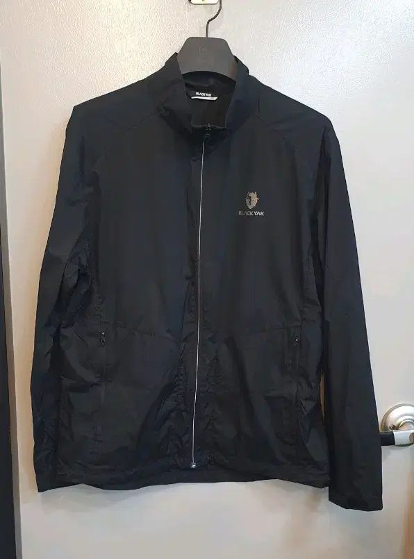 BLACK YAK ブラックヤク 薄い 軽量ウィンドブレーカー ブラック 105