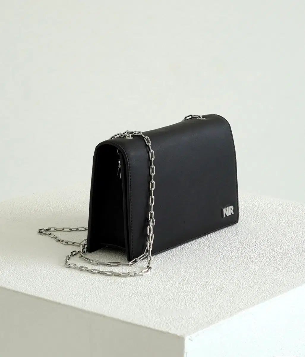 ニルリング ブラック チェーン ショルダーバッグ 新品 Nillring