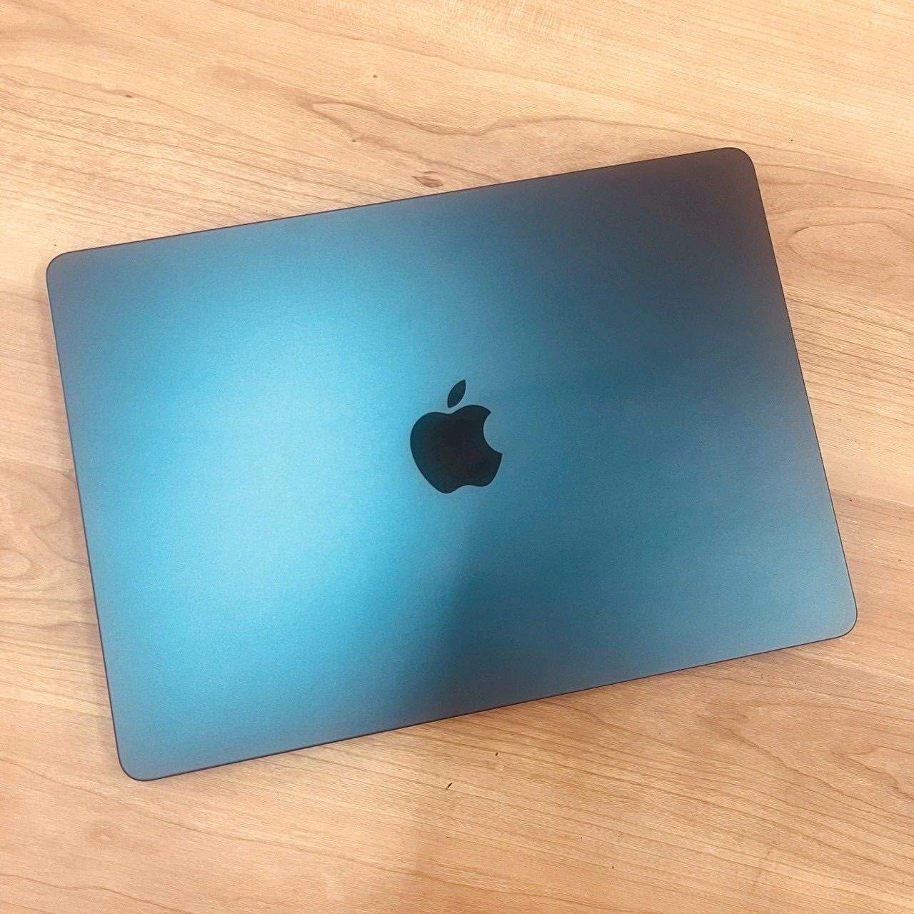 【美品】MacBook Air M2 24GB/512G カスタムモデル 動作確認済】MacBook Air M2 24GB/512GB 動画編集可 - メルカリ