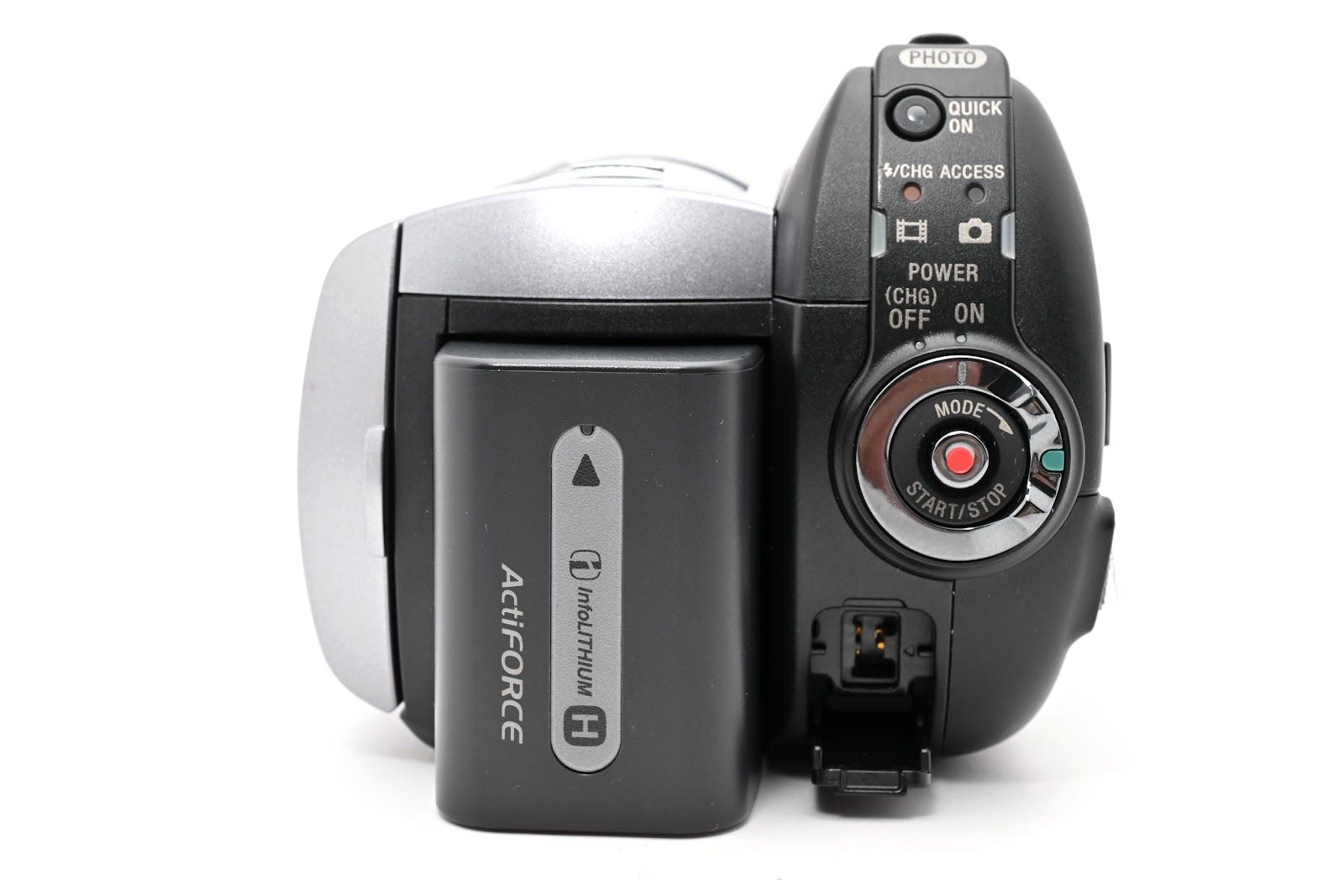 ☆良品☆ ソニー SONY DCR-SR220 デジタルビデオカメラ ☆ #8313