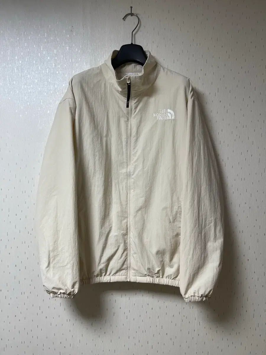 THE NORTH FACE ザノースフェイス 正規品 ウィンドブレーカー ジャケット クリーム COLOR 95