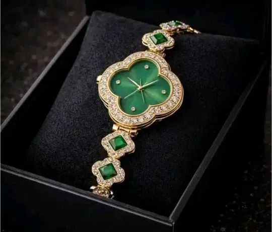 クローバ グリーン ラグジュアリー レディース リストウォッチ 5,076円