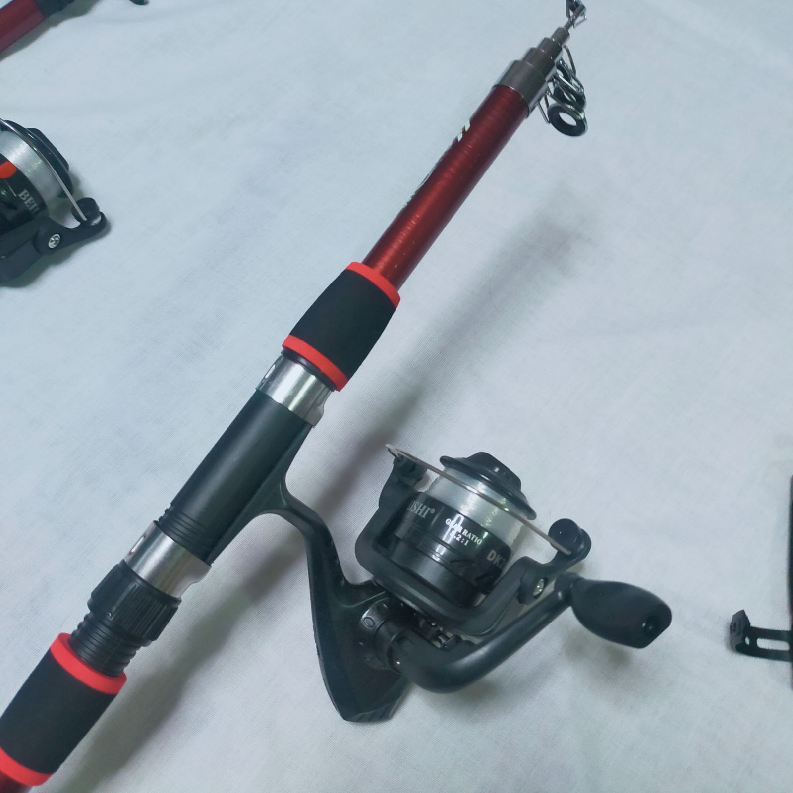予約販売特価】1.8mロッドとスピニングリールのセット 2本セットです