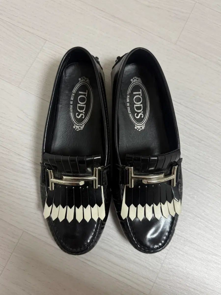 TOD'S ヴィンテージ ローファー
