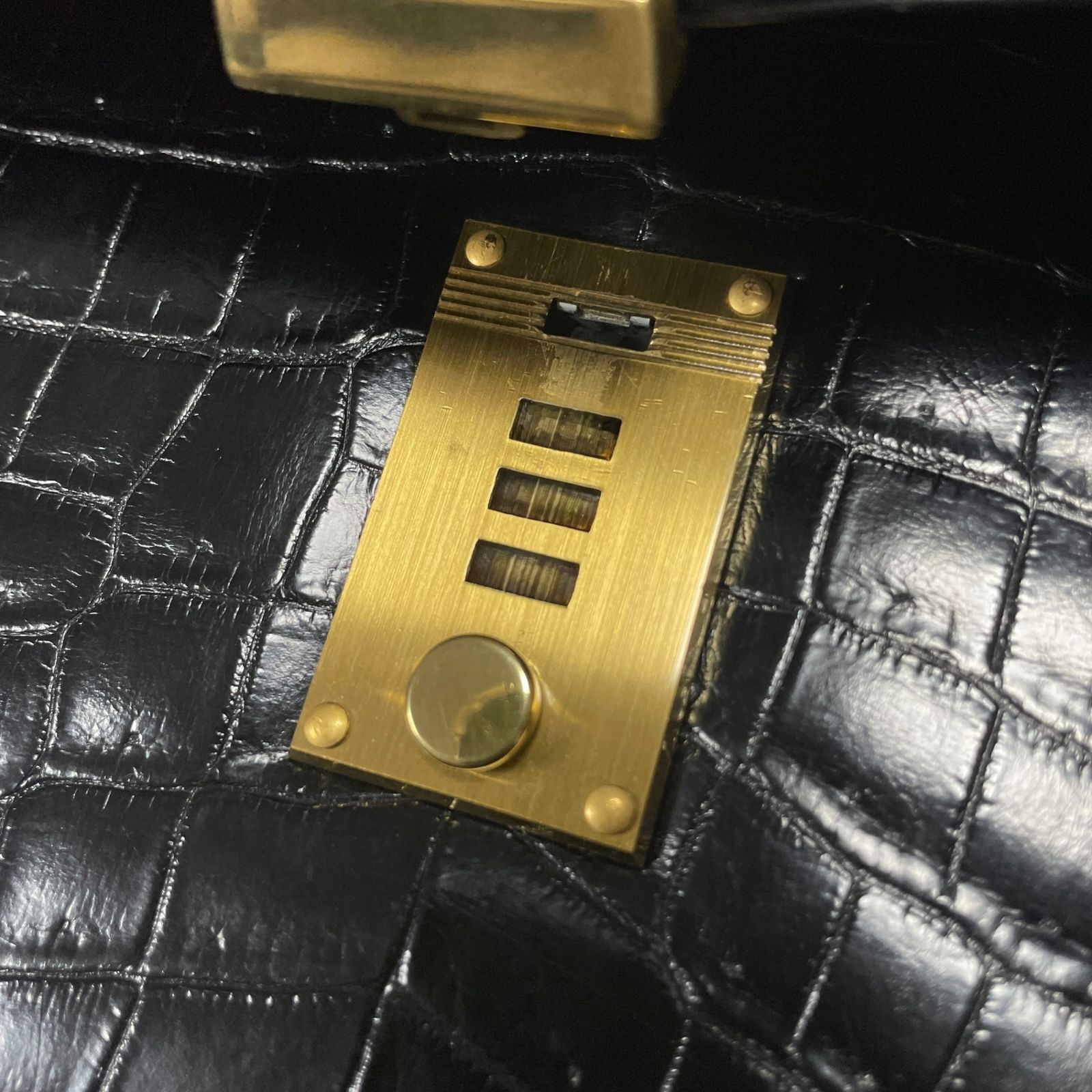 ◇クロコダイル ビジネス バッグ ダイヤルロック式 ハードタイプ 黒