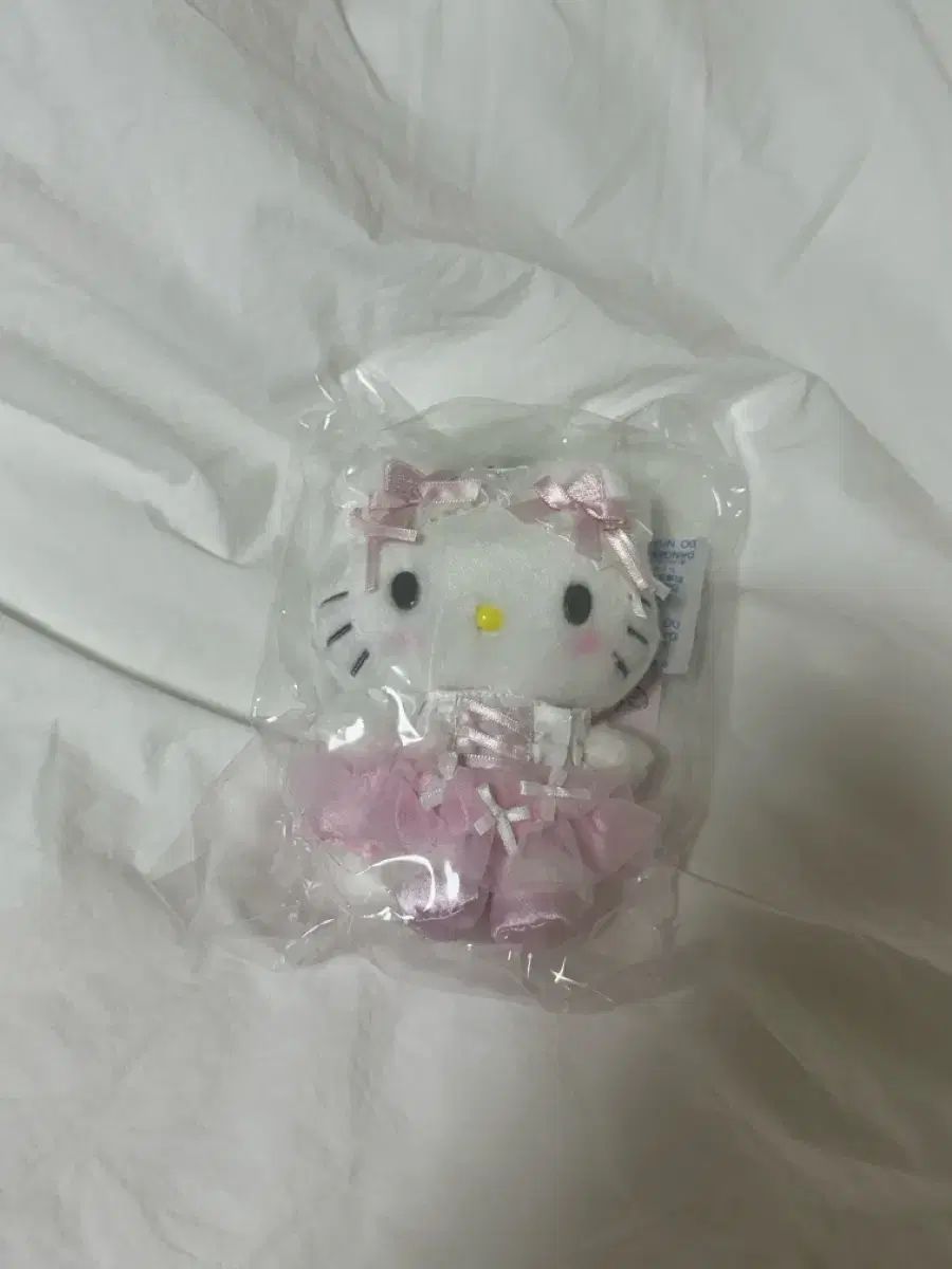 バレリーナハローキティマスコット