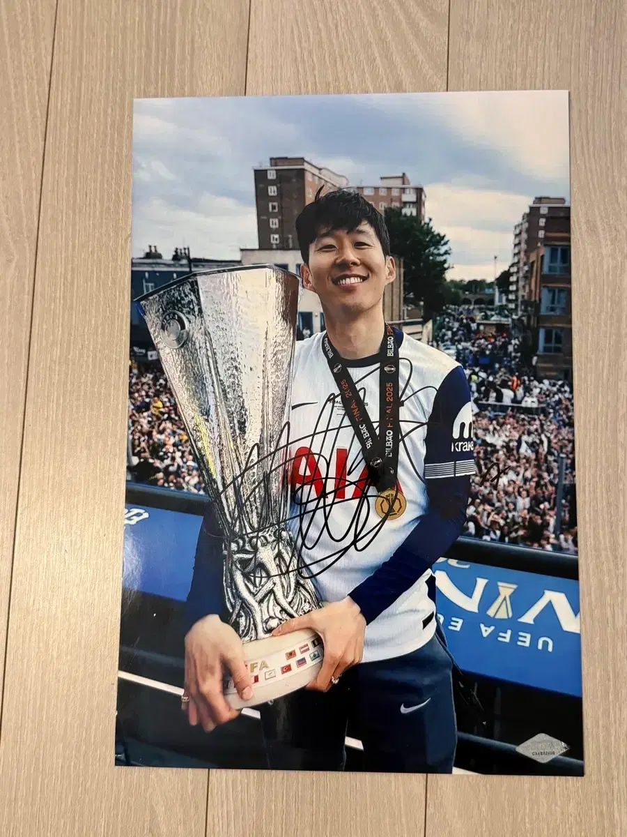 (短期 ソン・フンミン(SON HEUNGMIN) ヨーロッパ 優勝 サイン入り 写真 フォト PHOTO 