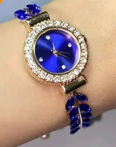 ブルーキュービックブレスレット時計