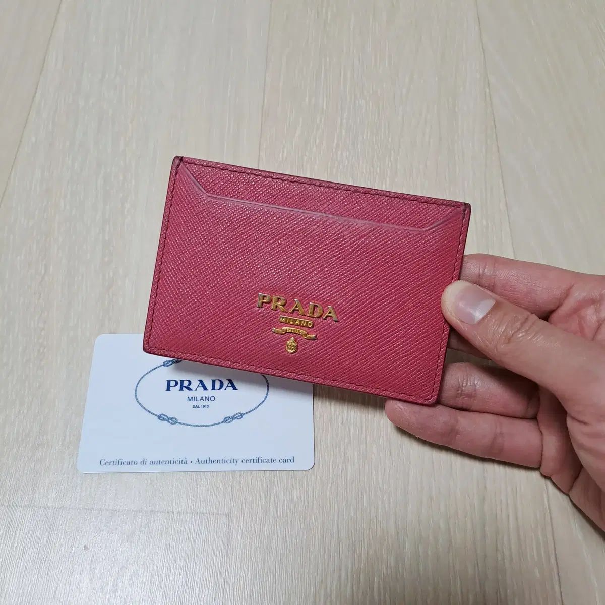 100%/正規品 PRADA プラダ サフィアーノ ピアノ ペオニア メタル カードウォレット ピンク
