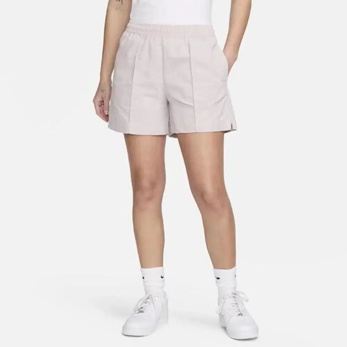 (新品) NIKE ハーフパンツ