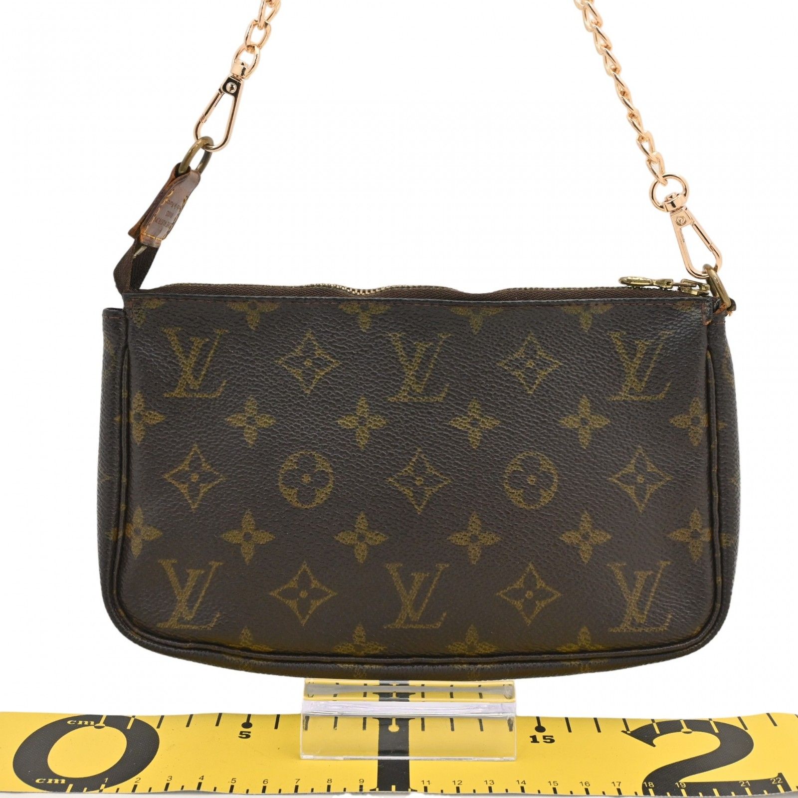 LOUIS VUITTON(ルイヴィトン) ⁄ ミュルティ・ポシェット・アクセ ルイ 