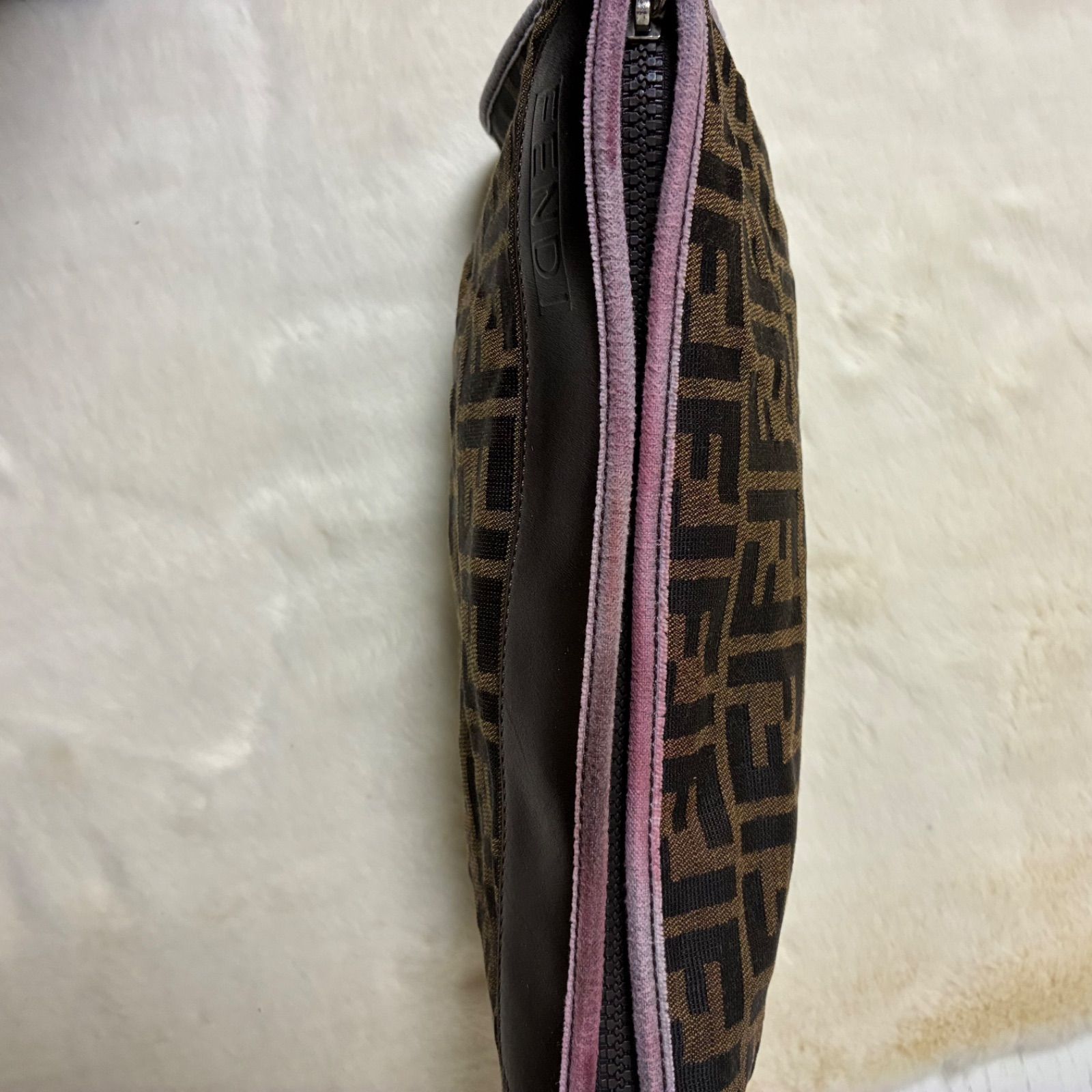 フェンディ FENDI ズッカ FFモノグラム キャンバスレザー クラッチ 