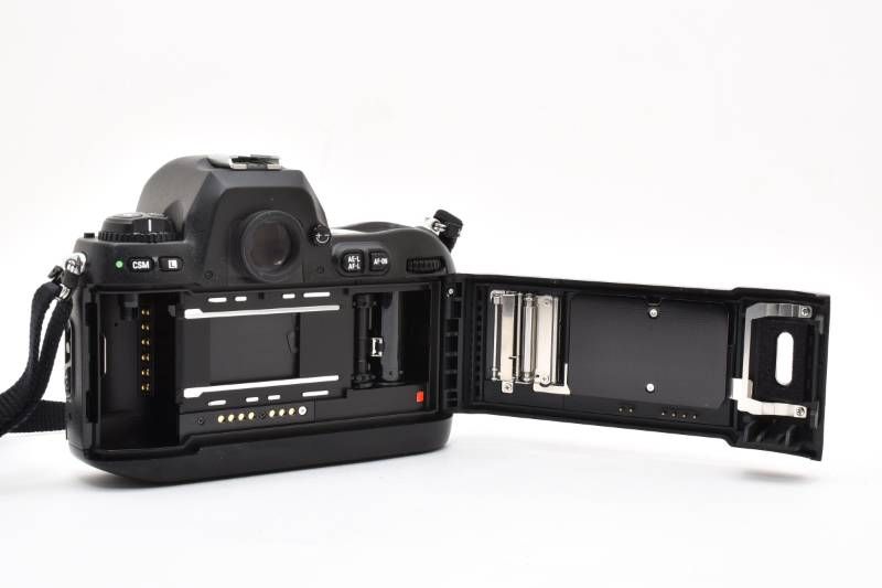 光学美品 Nikon ニコン F100 ボディのみ 電池ホルダー無し フィルム
