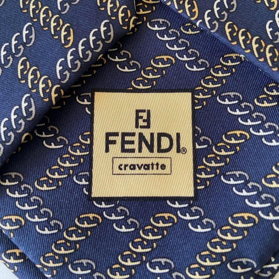 美品◎FENDI フェンディ ズッカ柄 ネクタイ ネイビー ゴールド ロゴ FENDI フェンディ ネクタイ ズッカ柄 FFロゴ 総柄 ネイビー ゴールド