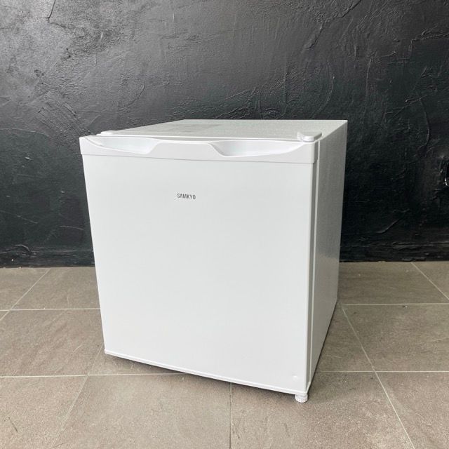冷凍庫【中古】動作保証 SAMKYO ZU30 33L ホワイト 1ドア 右開き 2段