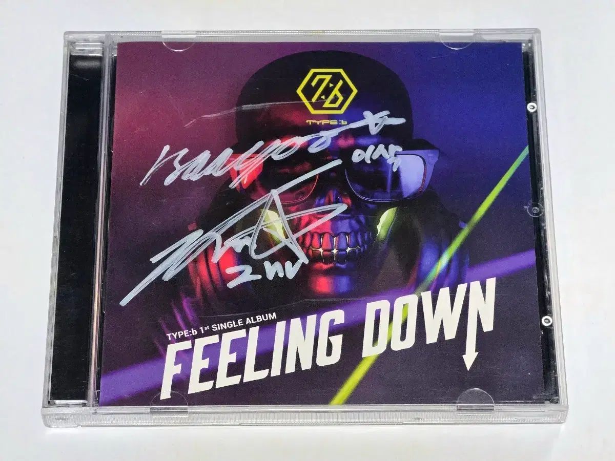（希少/直筆サイン盤） タイプビ( TYPE ： b ） 1st Single ー Feeling