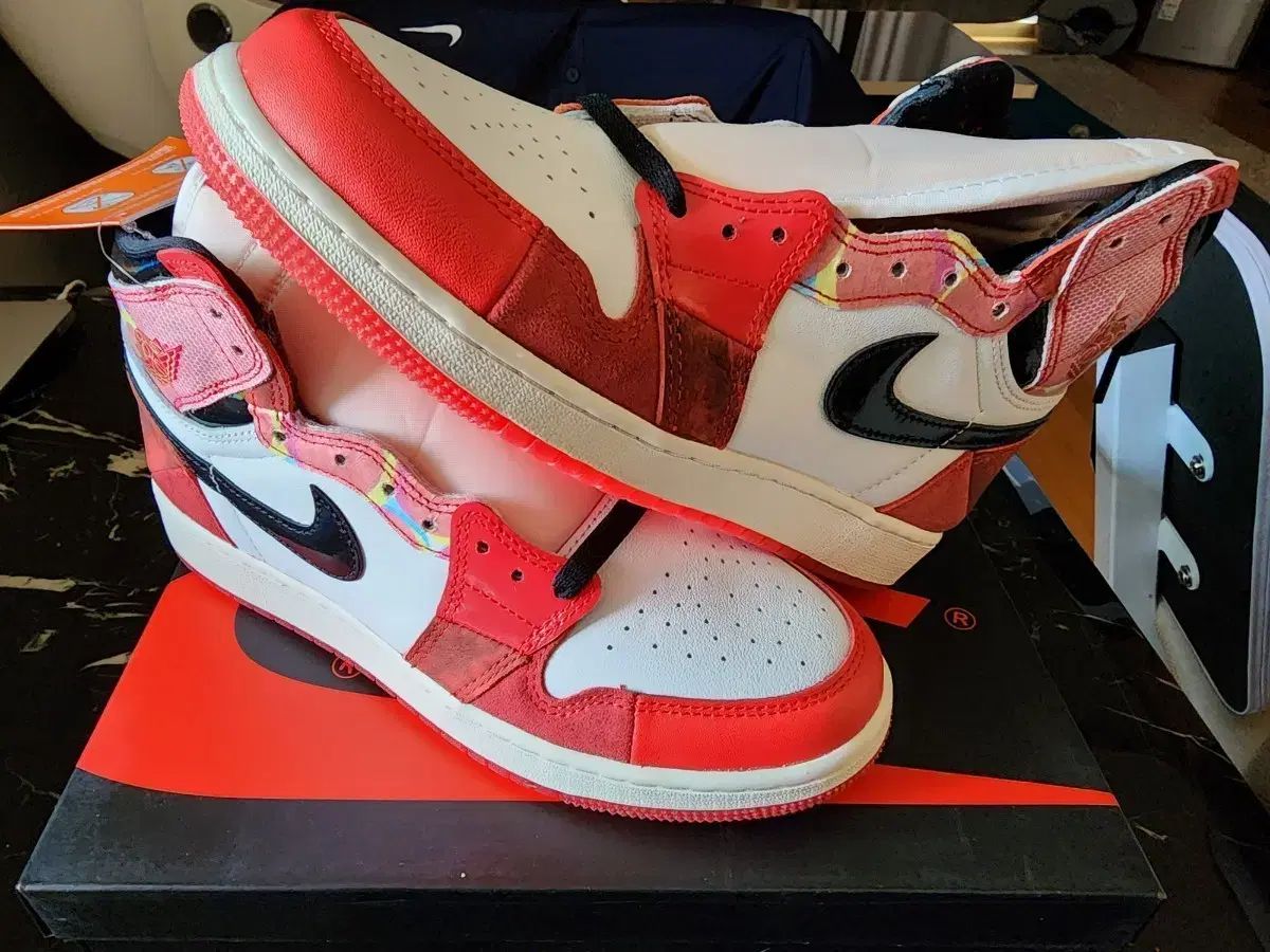 NIKE エアジョーダン1 スパイダーマン NEXT チャプター ジュニア 250mm 出品