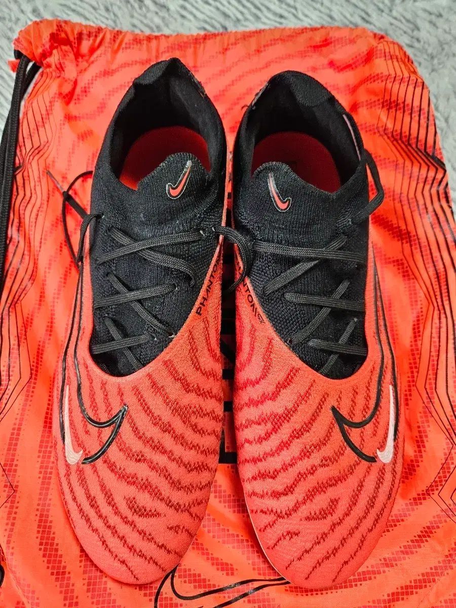 ナイキ ファントムGX エリート AG