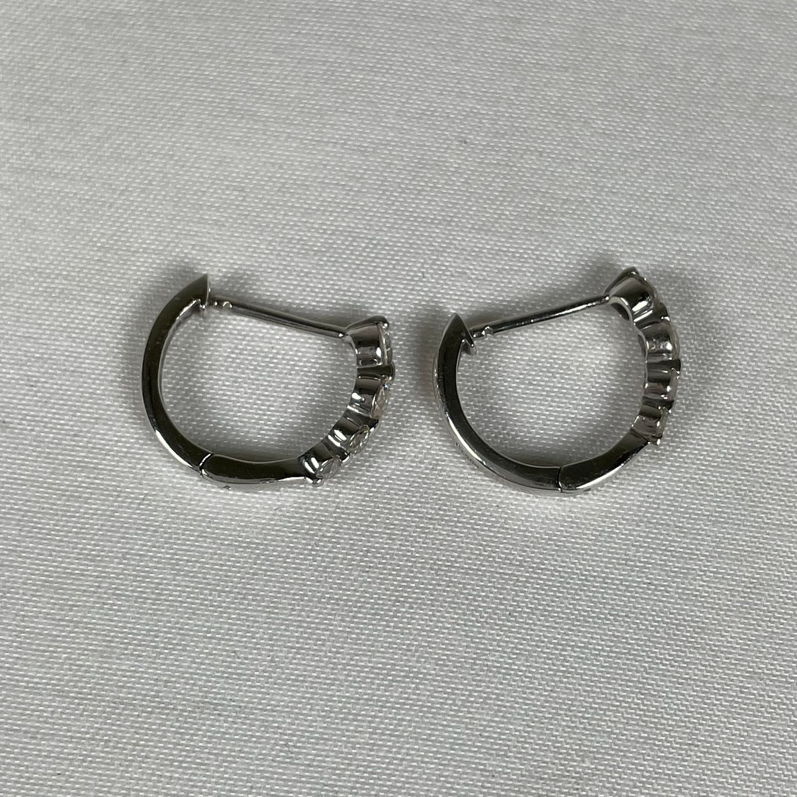Pt900フープピアス(2×15)　　中古品 Pt900 ダイヤフープピアス ダイヤ0.25ct×2 総重量約2.2g - メルカリ