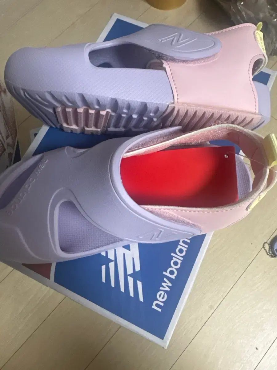 ニューバランス キッズ サンダル PURPLE/PINK 200