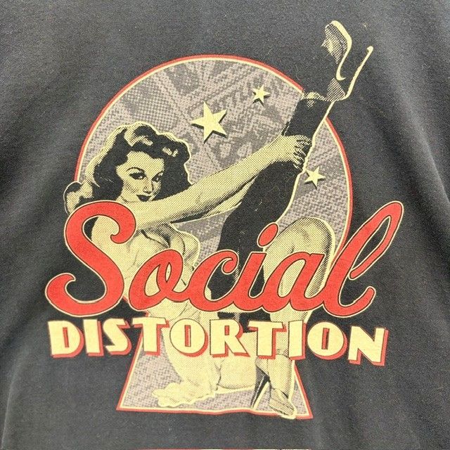 Social DISTORTION グラフィック ピンナップガール バンドTシャツ FADE