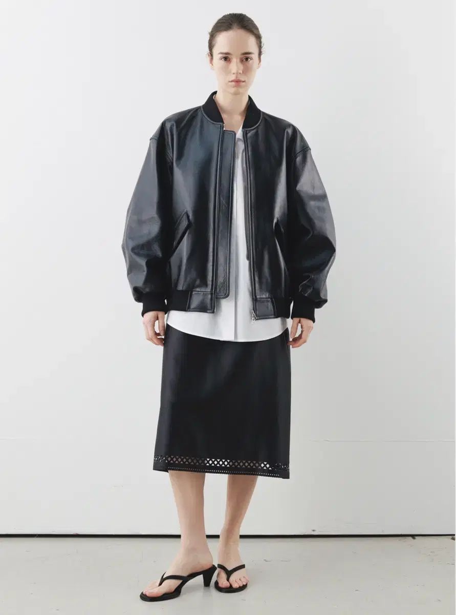 ムンダル Scallop Skirt in Black スキャロップ ムーン スカルプ スカート 11,895円