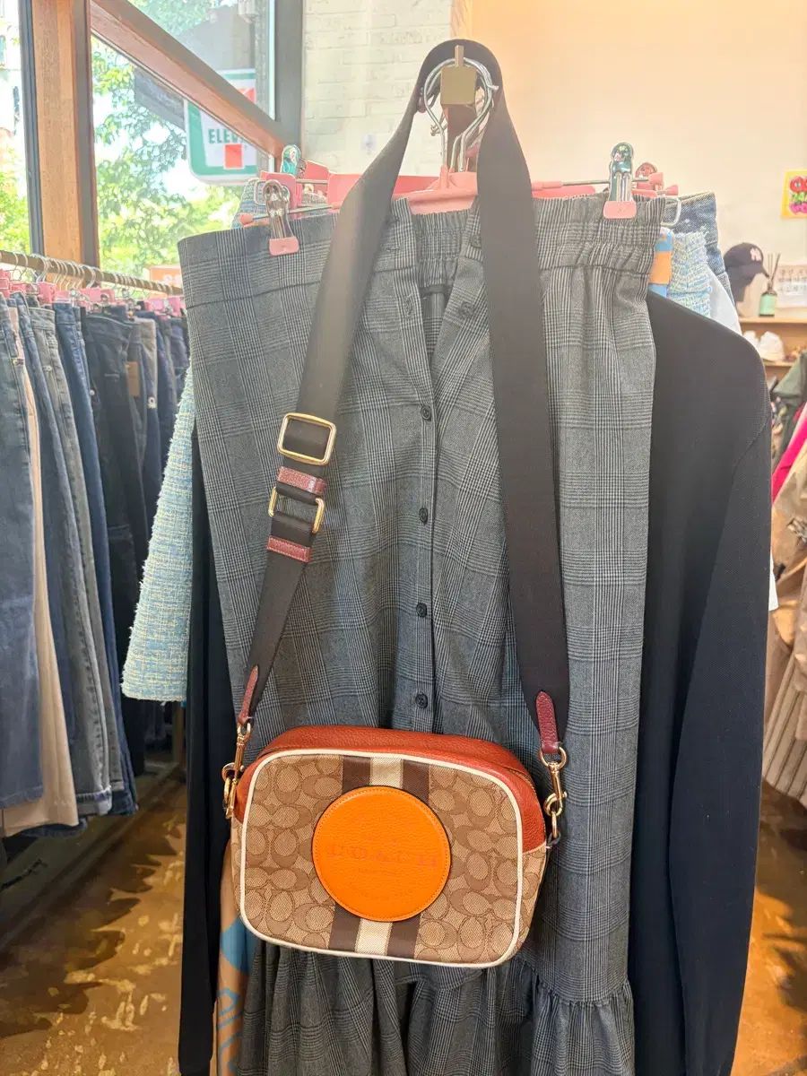 COACH シグネチャー クロスバッグ オレンジ