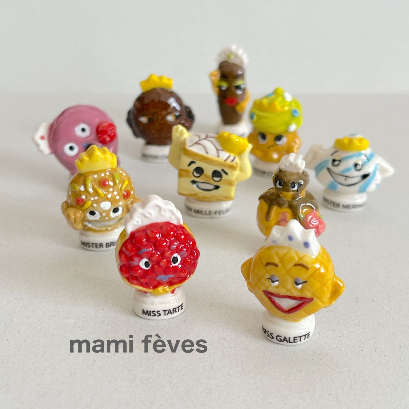 フェーヴ　パティスリーのムッシュ＆マダム　お菓子たち　フランス　フェーブ　ミニチュア陶器　f-054