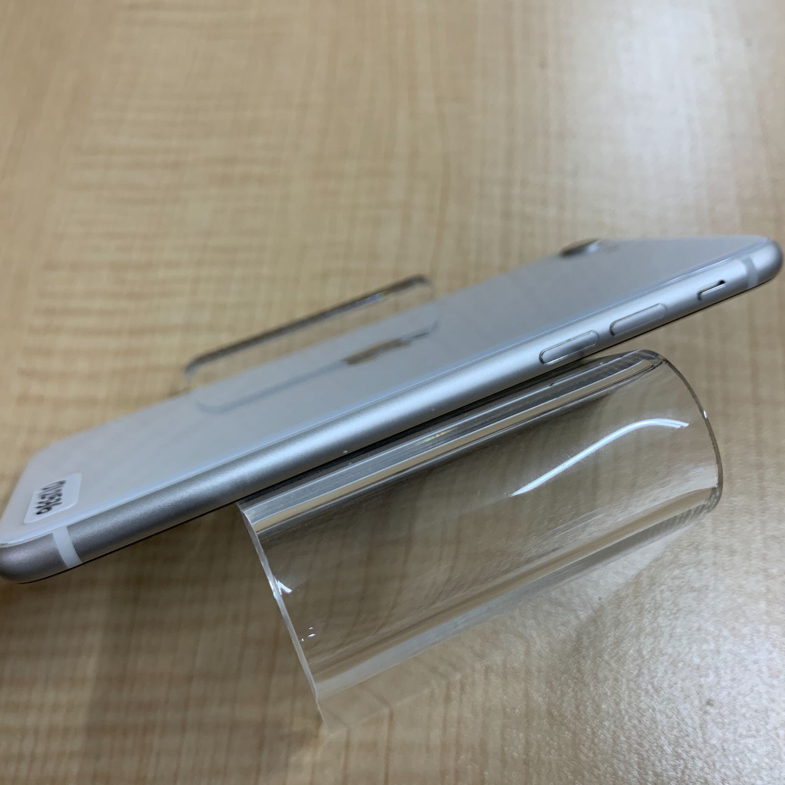 iPhone SE3(2022) 64GB ホワイト docomo SIMフリー- メルカリ