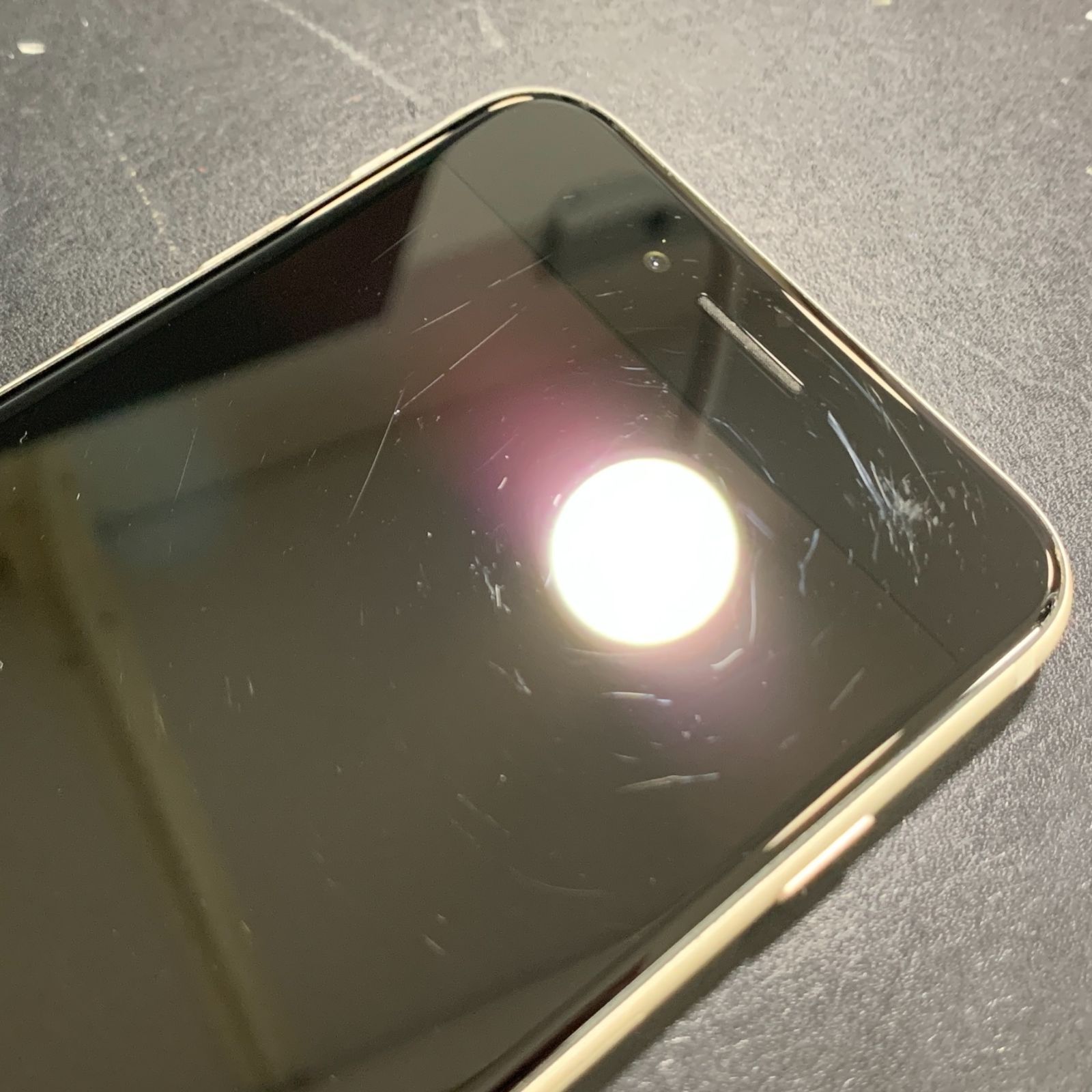 iPhone SE3(2022) 64GB ホワイト docomo SIMフリー- メルカリ