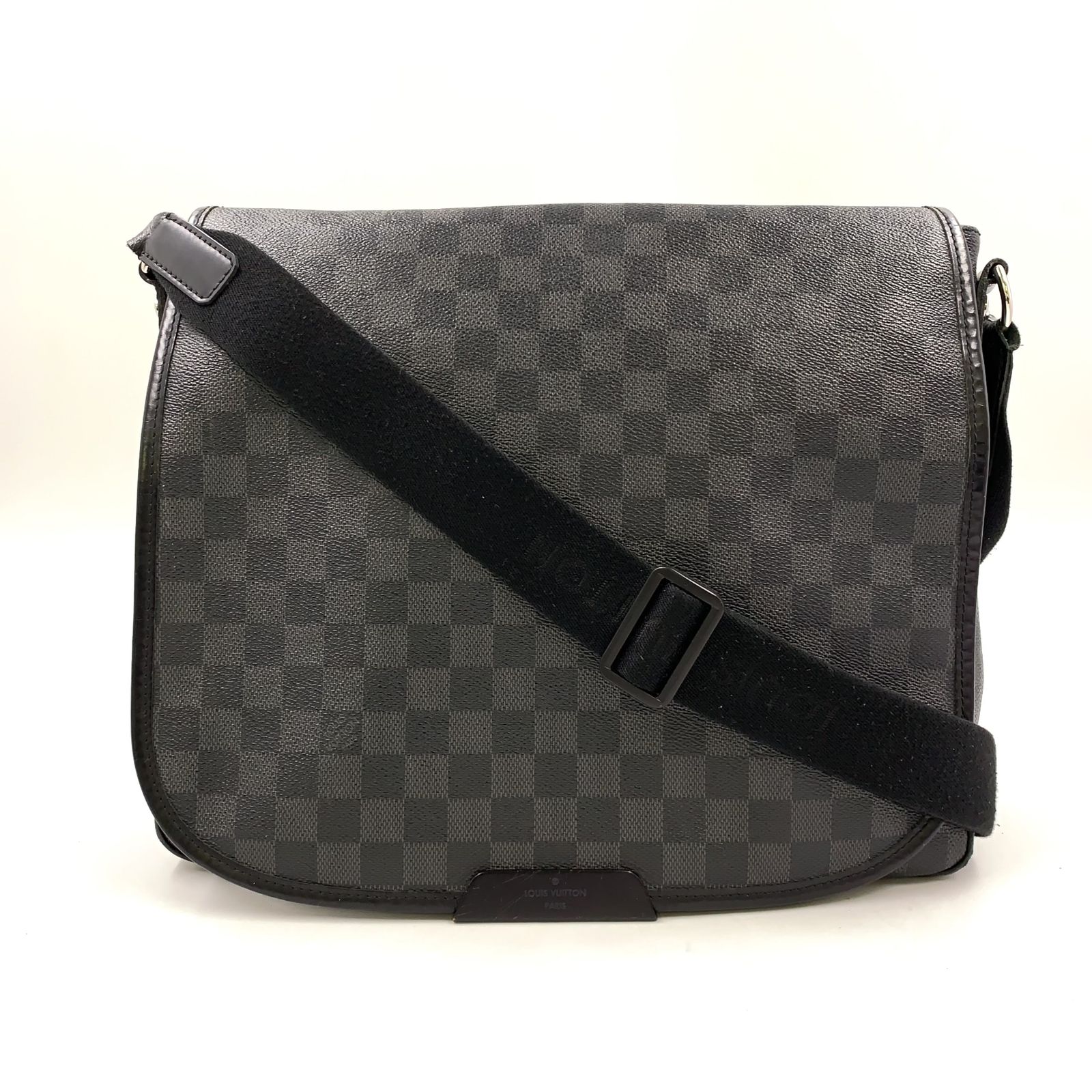LOUIS VUITTON ダニエルMM ダミエグラフィット ダミエグラフィット レザー×PVC ブラック ショルダーバッグ シルバー N58029