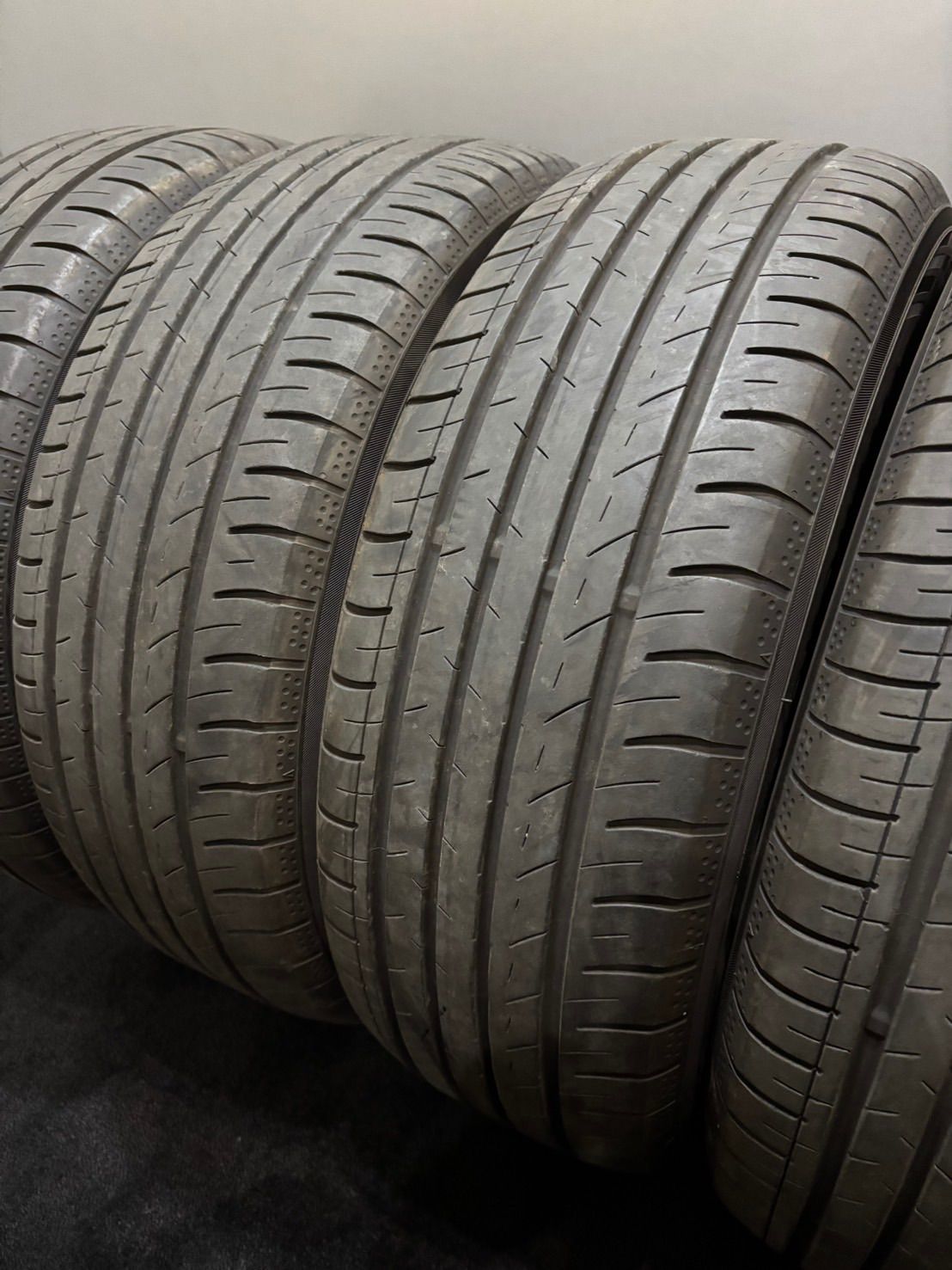 ★215/60R16 YOKOHAMA/BluEarth-GT AE51 23年製 夏タイヤ サマータイヤ 4本 ヨコハマ クラウン CX-3 ヴェゼル (南4-M145)