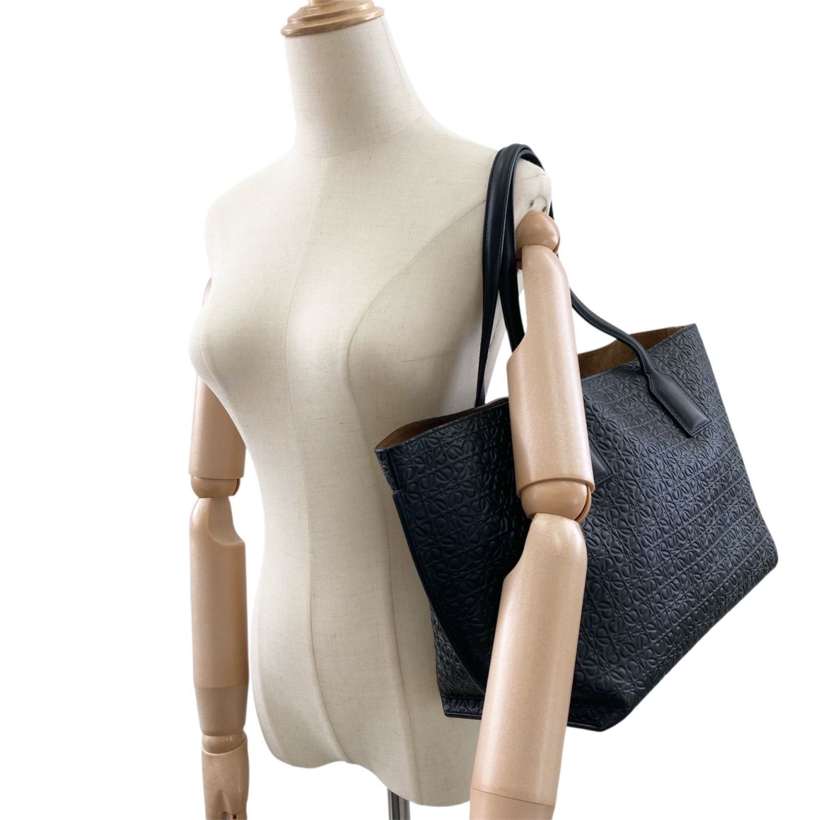 LOEWE ロエベ Tショッパー リピートアナグラム トートバッグ 305.89 