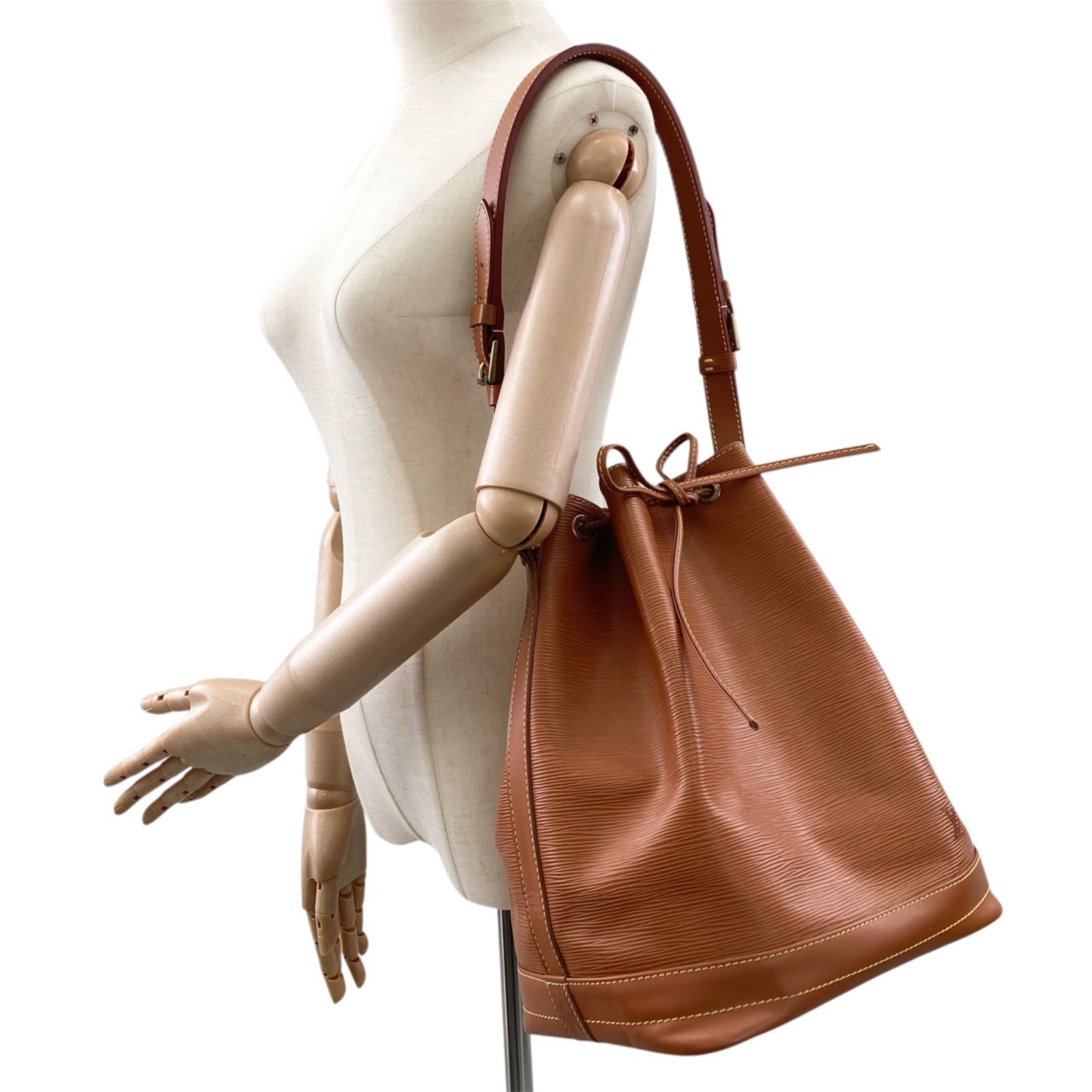 LOUIS VUITTON ルイヴィトン M44008 エピ ノエ ショルダーバッグ 