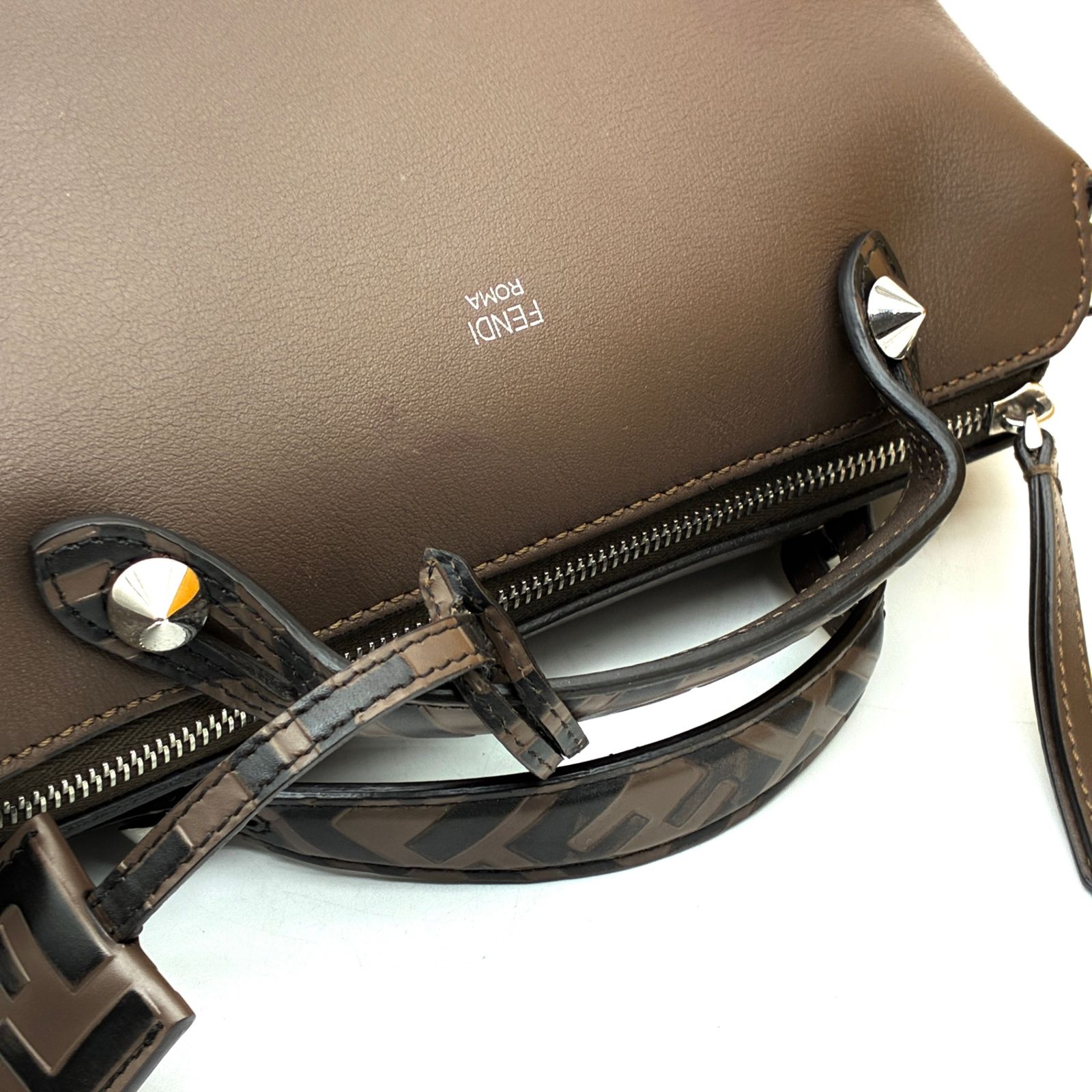 美品 フェンディ FENDI バイザウェイ ミディアム ズッカ ショルダー 