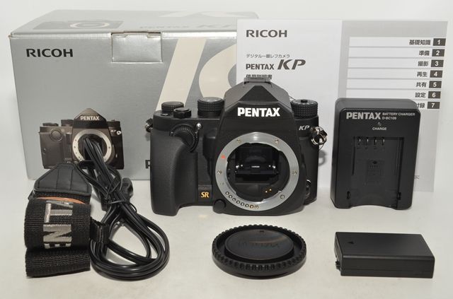 260343★ほぼ新品★PENTAX デジタル一眼レフカメラ KP ボディ ブラック 防塵 防滴 -10℃耐寒 アウトドア 5軸5段手ぶれ補正 KP BODY BLACK