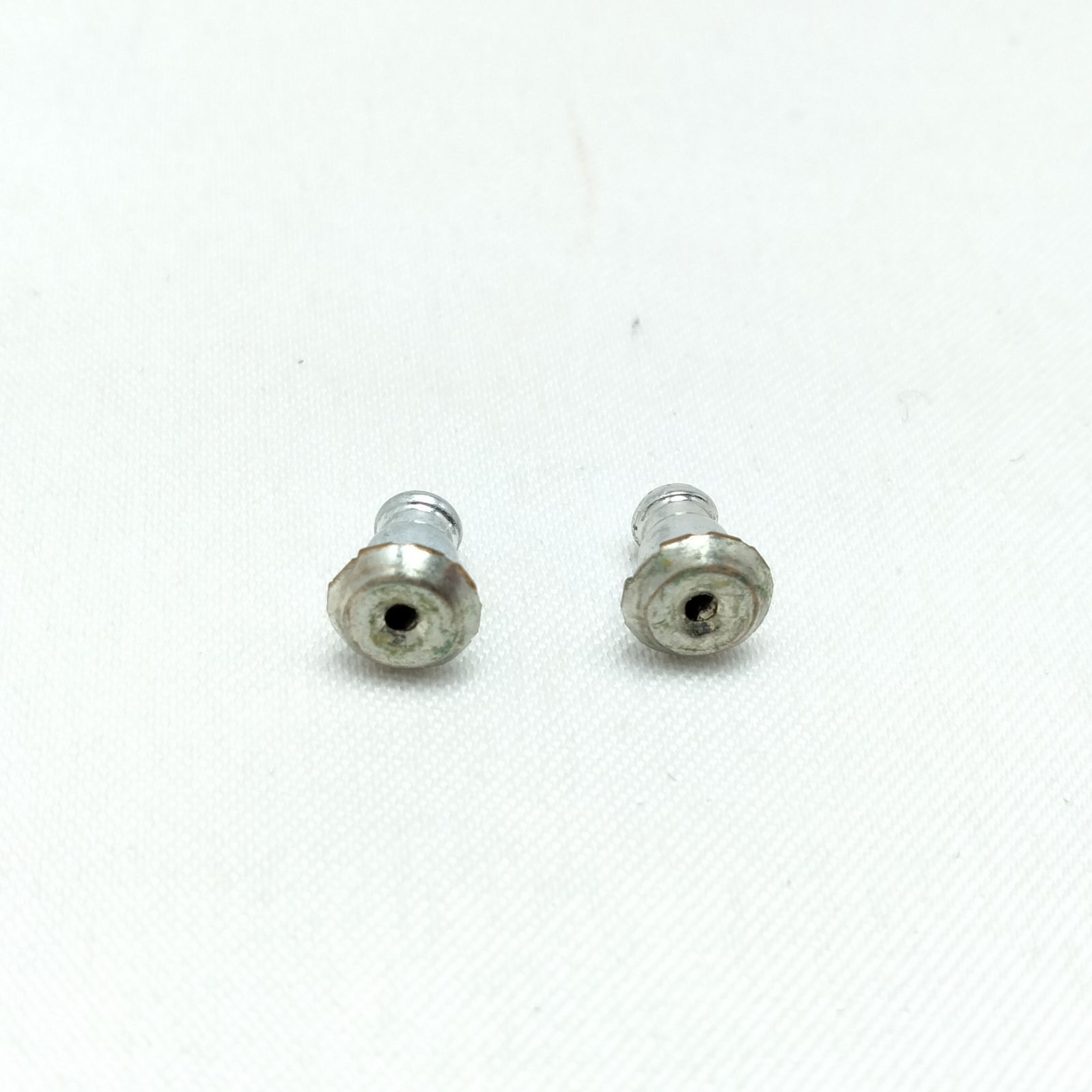✨️Christian Dior✨️ クリスチャンディオール Dロゴ ピアス(両耳用