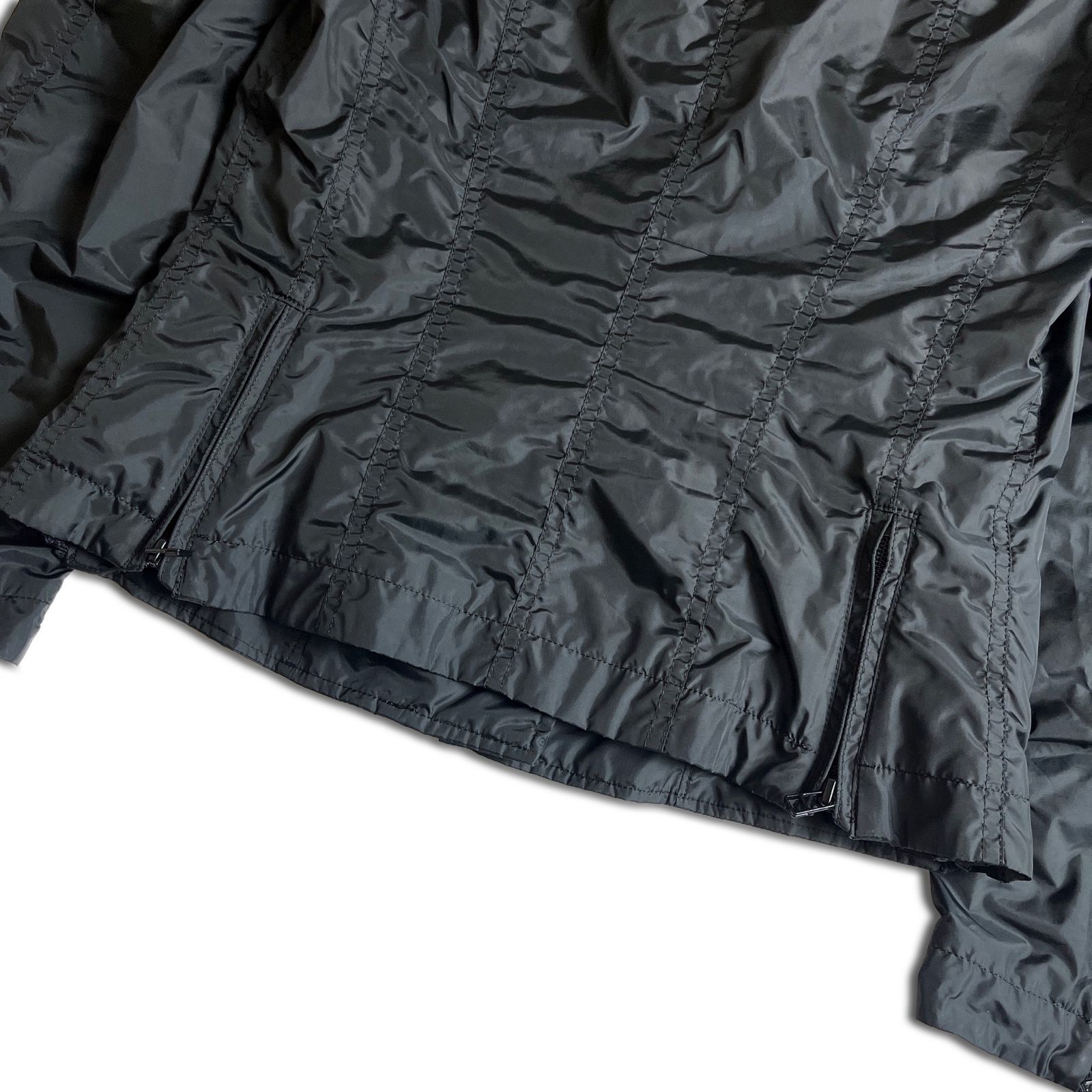 ISSEY MIYAKE 八の字ジップ ナイロンジャケット ブラック イッセイミヤケ 2000000024714 ISSEY MIYAKE 八の字ジップ ナイロンジャケット ブラック イッセイミヤケ 2000000024714