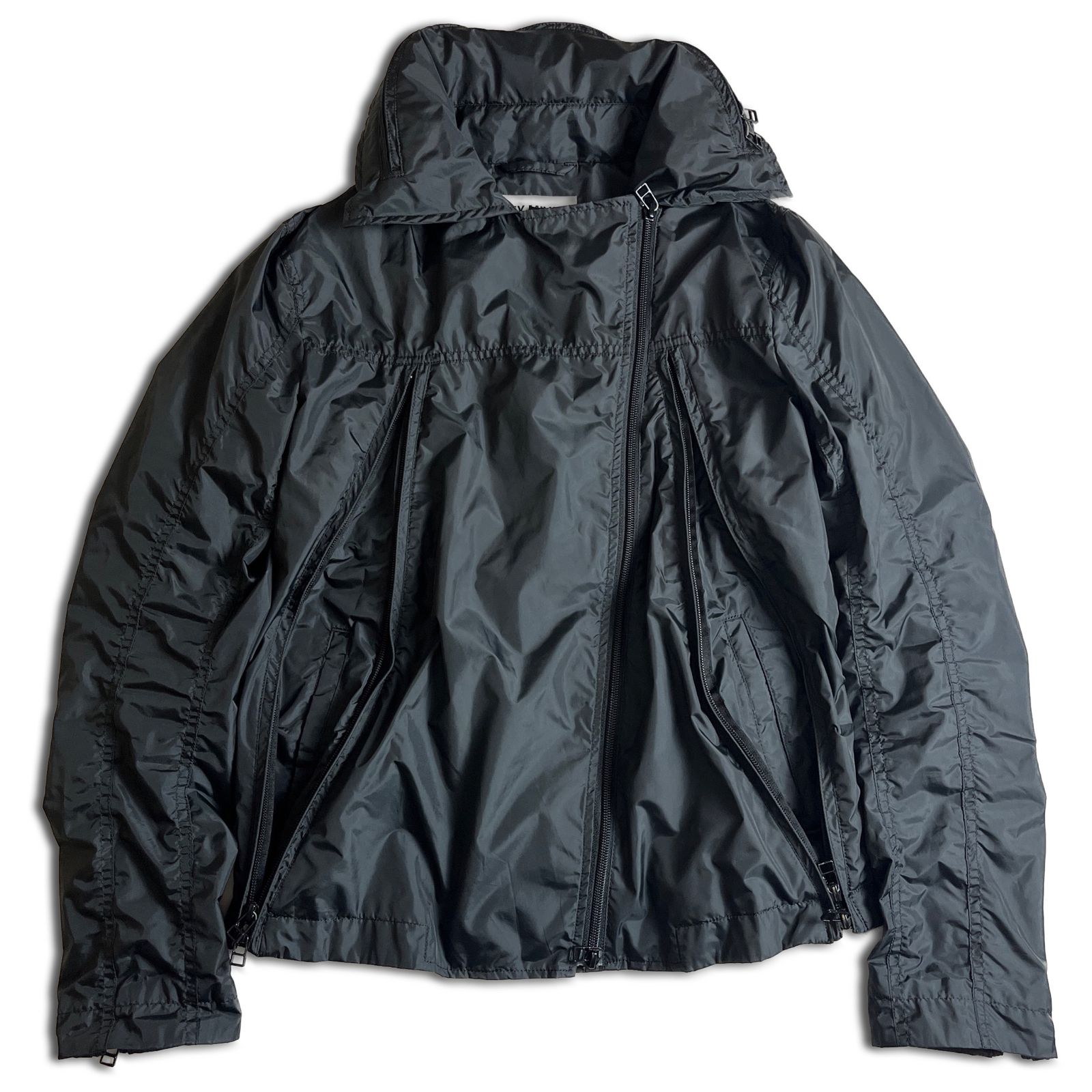 ISSEY MIYAKE 八の字ジップ ナイロンジャケット ブラック イッセイミヤケ 2000000024714