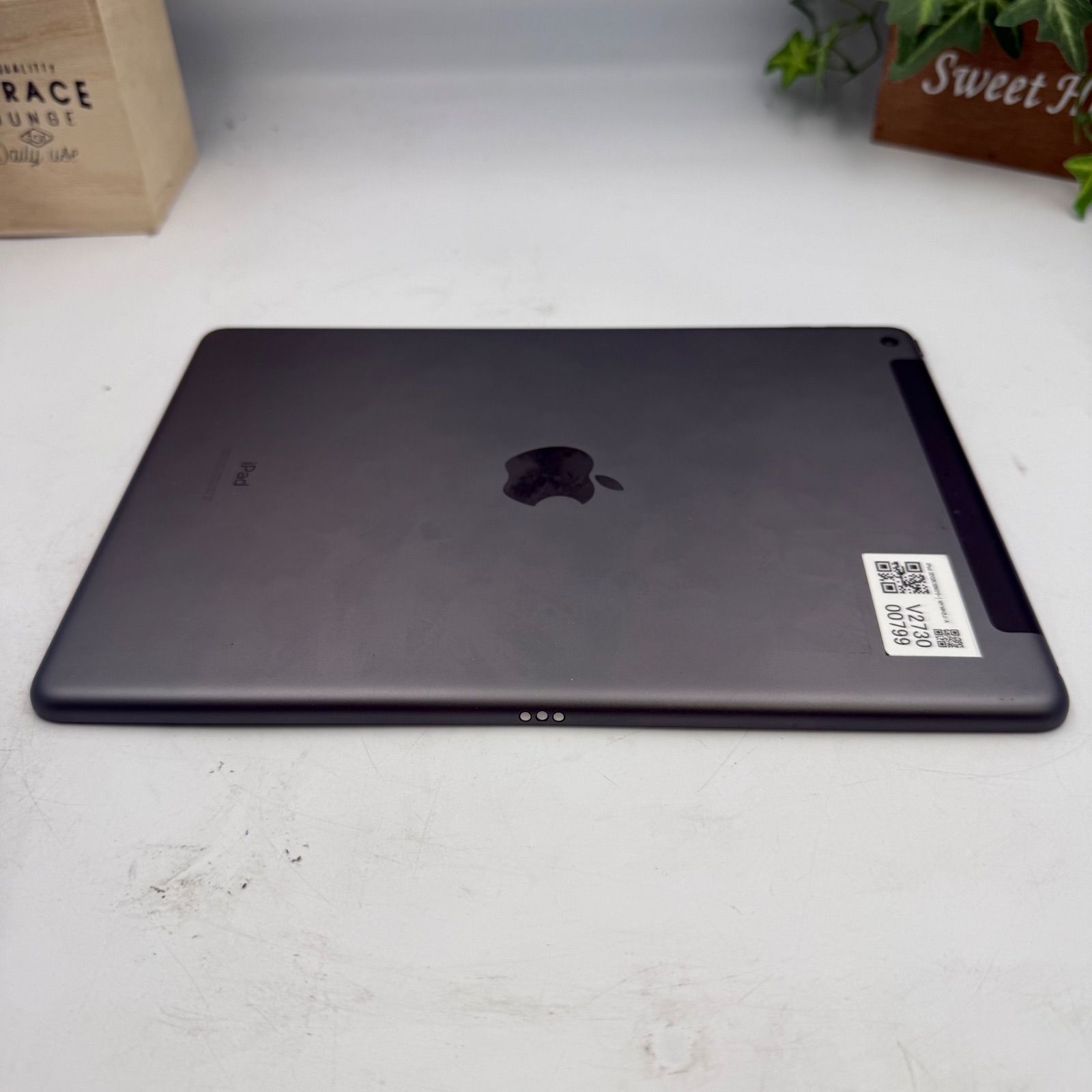 iPad 第8世代 32GB ジャンク品 液晶線あり - メルカリ