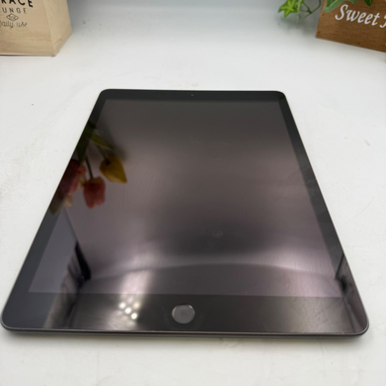 iPad 第8世代 32GB ジャンク品 液晶線あり - メルカリ